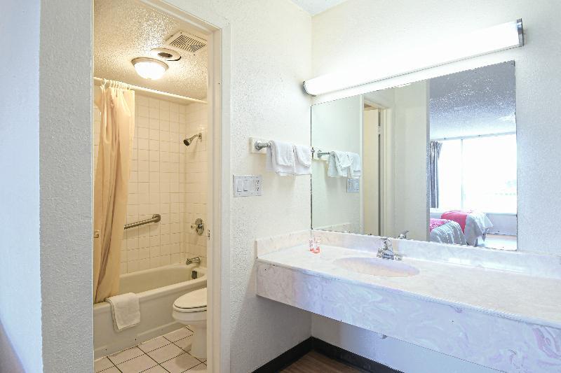 Oyo Hotel Waco University Area I-35 Eksteriør bilde